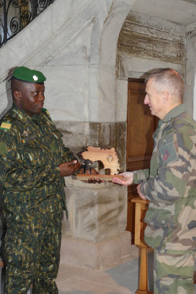 Des autorités militaires guinéennes en visite à Autun