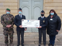 Le Prytanée national militaire de la Fleche remet un chèque de 1311 Euros à L’ONAC 72