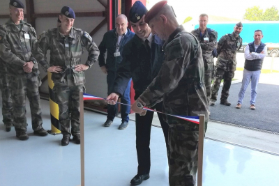 Le général de division Baldi inaugure le bâtiment de la filière aéronautique