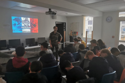 Les séances d’information des CIRFA en milieu scolaire : un premier contact avec le monde militaire pour les jeunes Français